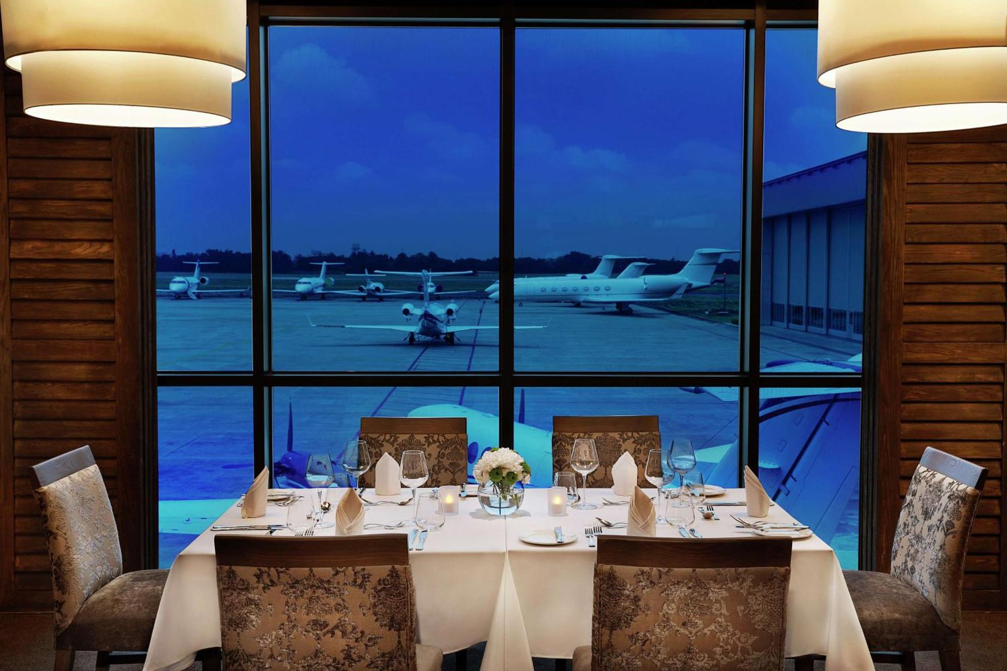 Legend Hotel Lagos Airport, Curio Collection By Hilton Exterior photo